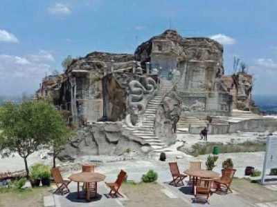Waktumu Terbatas? Liburan sehari ke Yogyakarta dan kunjungi semua! Waktumu Terbatas? Liburan sehari ke Yogyakarta dan kunjungi semua!