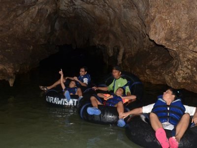 Liburan grup yang sempurna: Wisata Hiace Jogja untuk teman dan keluarga Liburan grup yang sempurna: Wisata Hiace Jogja untuk teman dan keluarga